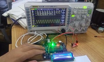 2221+单片机低频程控信号源设计C（300元）