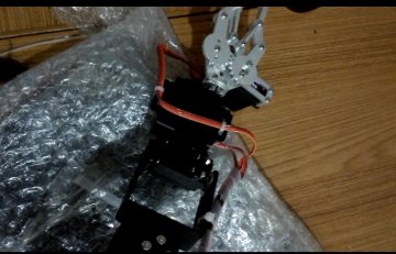 022+单片机两足机器人的步行系统设计（400元）